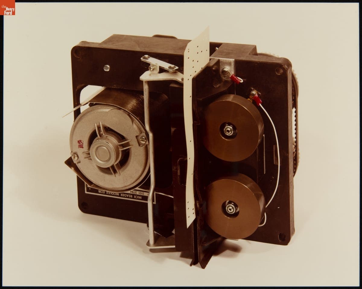 Burroughs B9213 300 CPM Card Punch, 1970-1989