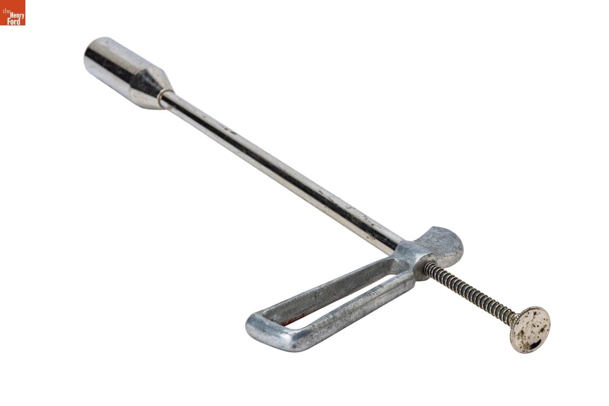 Pistol Grip Balling Gun, circa 1935