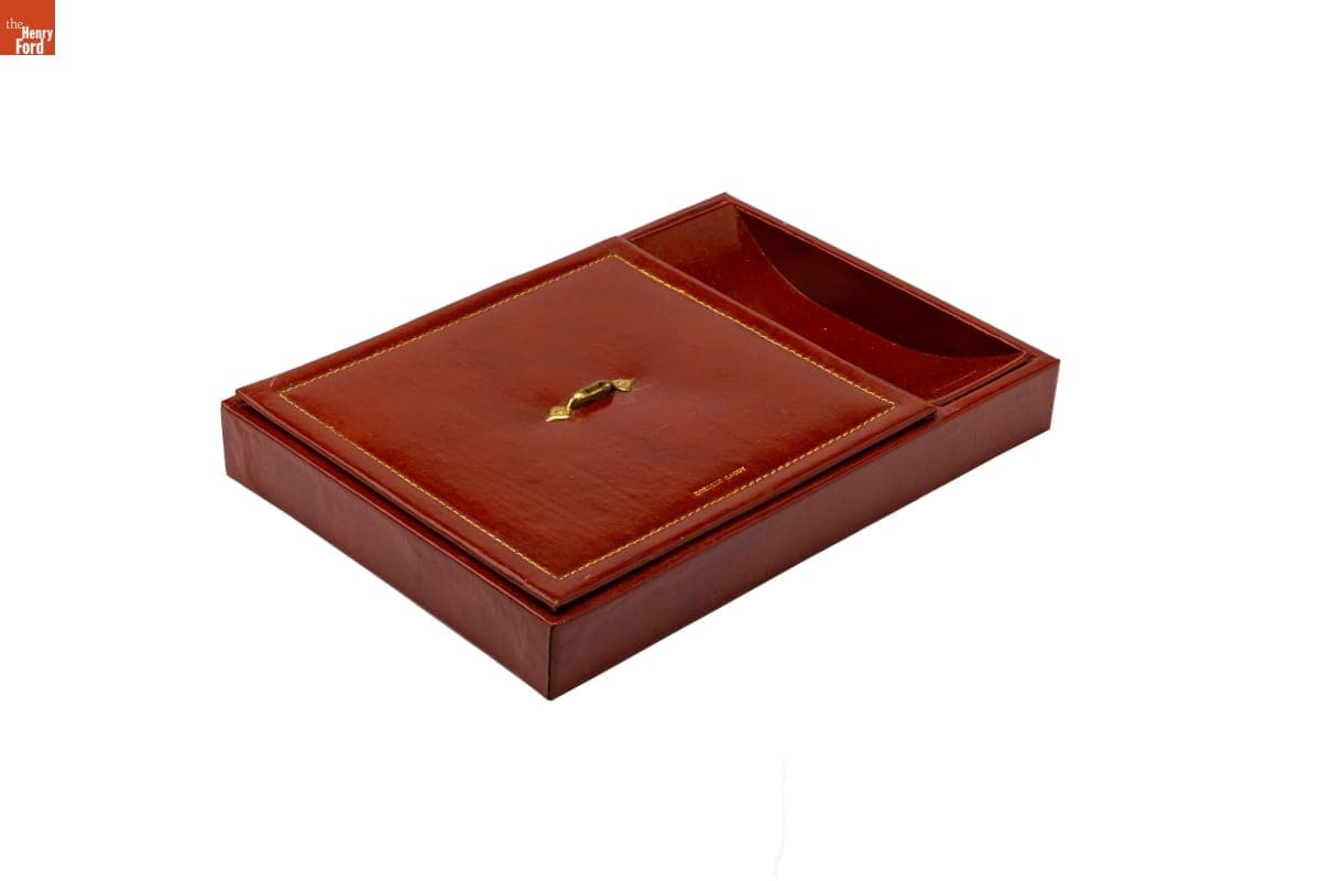 Dresser Caddy, 1960-1965