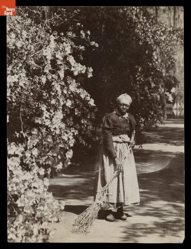 "Aunt Phoebe" at Magnolia-on-the-Ashley [Magnolia Gardens], Charleston, South Carolina, circa 1901