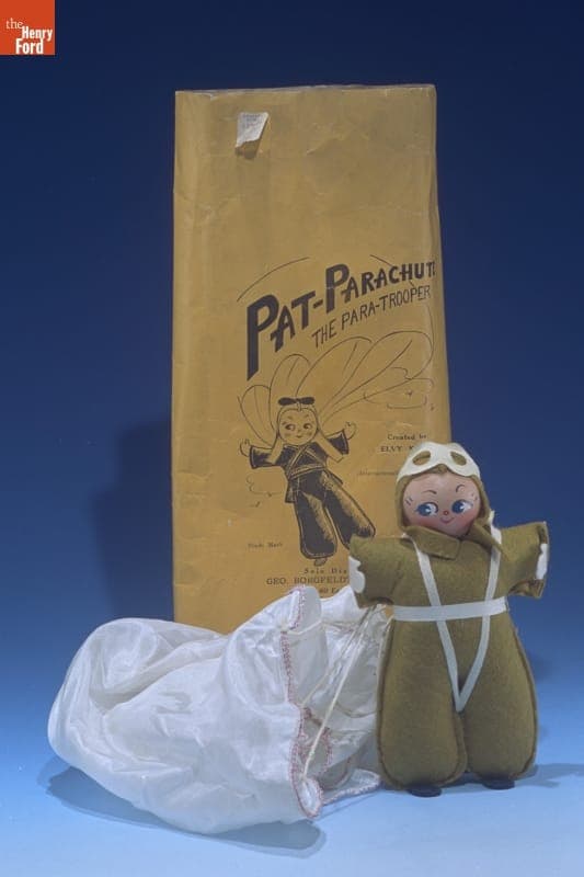 Pat-Parachute: the Para-Trooper, 1942-1945
