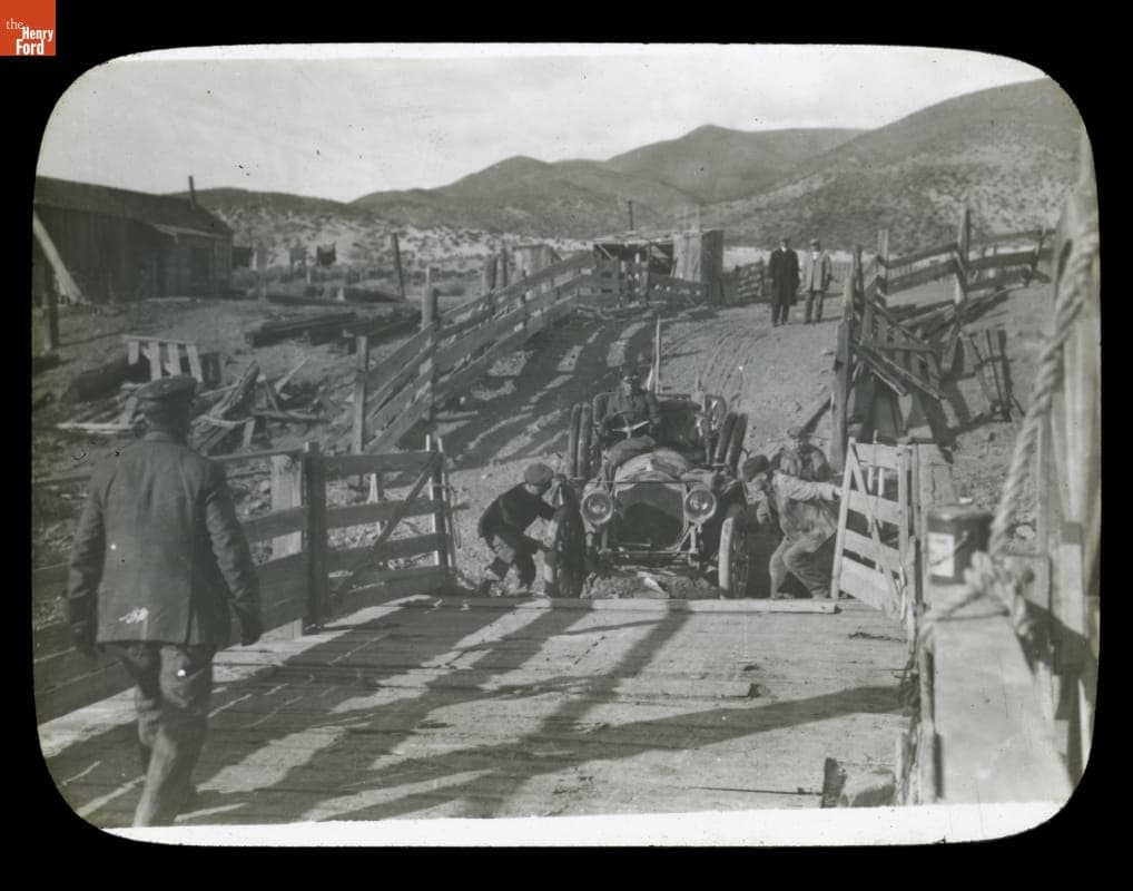 Boosting Thomas Flyer onto Wooden Deck, Pathfinder Tour before the New York to Seattle Race, 1909