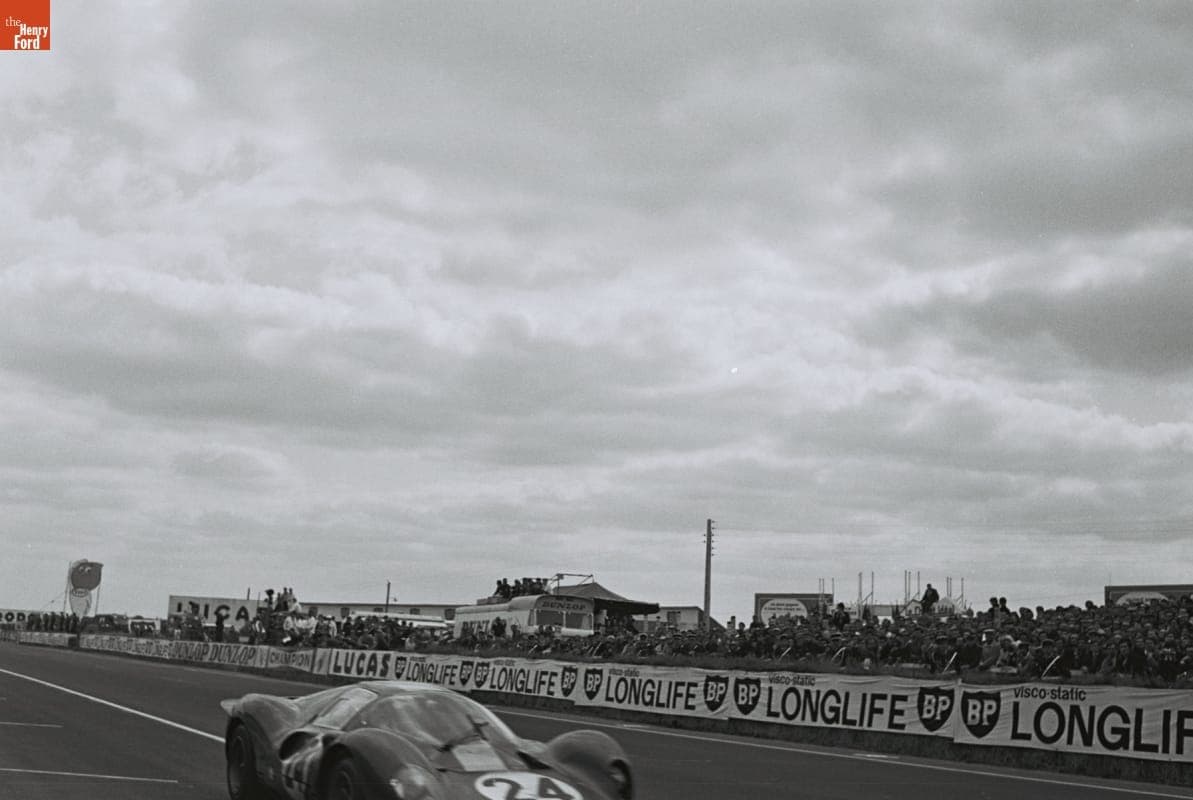 Ferrari 330 P4 Driven by Willy Mairesse and Jean Beurlys at the 24 Heures du Mans (24 Hours of Le Mans) Race, June 1967