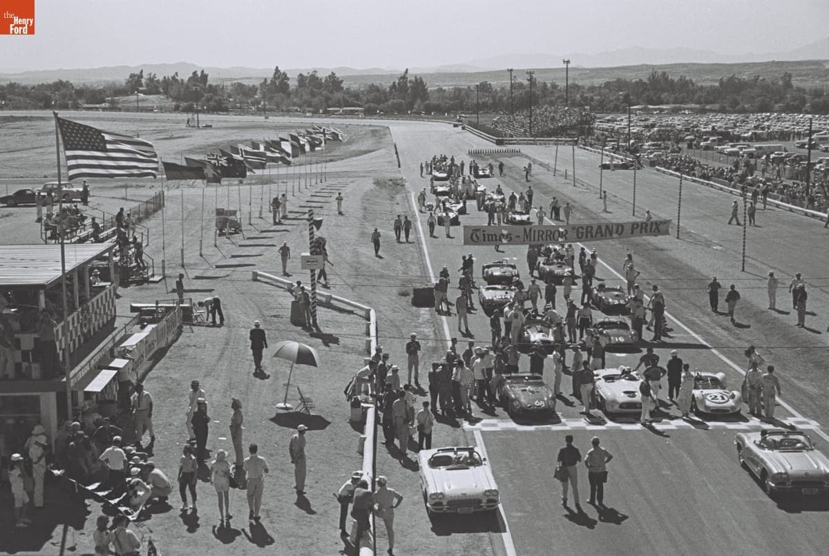 Start of the Consolation Race before the 4th Annual Grand Prix for Sports Cars, Riverside, California, October 1961