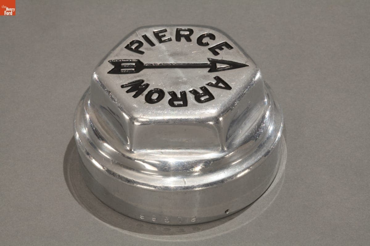 Pierce-Arrow Hubcap, 1908-1928