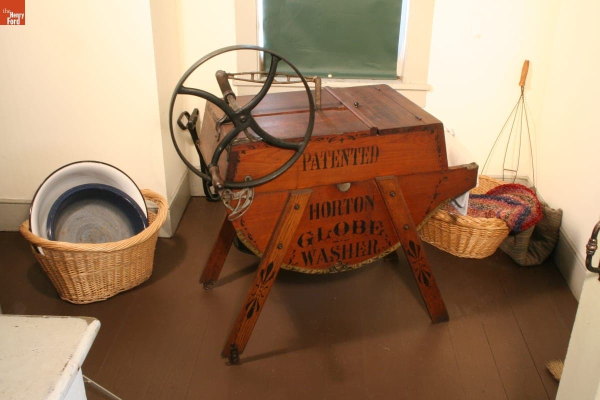 Globe Washing Machine, circa 1900