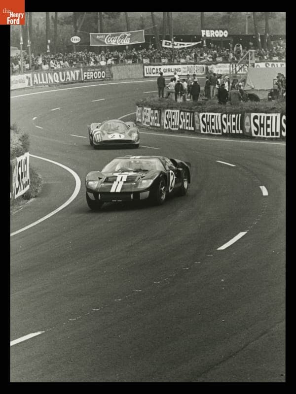 Ford GT40 Mark II Driven by Bruce McLaren and Chris Amon at the 24 Heures du Mans (24 Hours of Le Mans) Race, June 1966