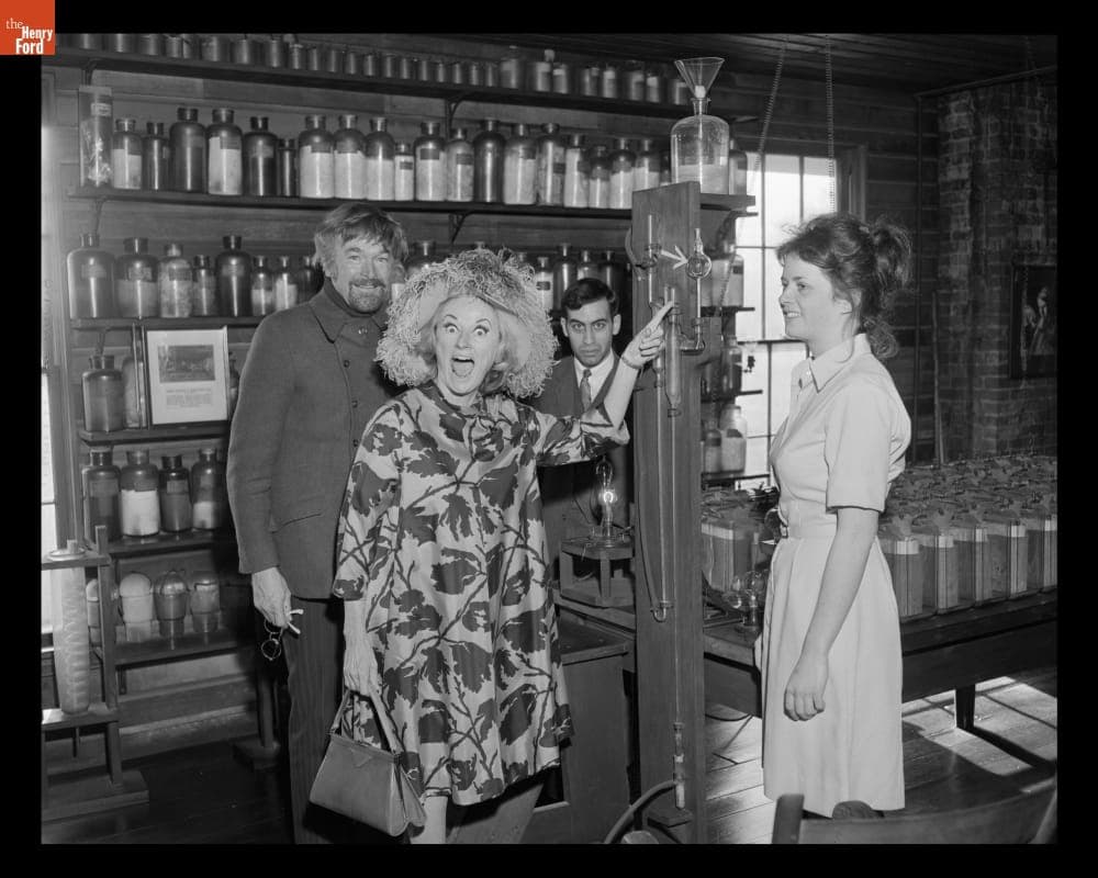 Warde Donovan, Phyllis Diller and Daughter in Menlo Park Laboratory, April 2, 1968