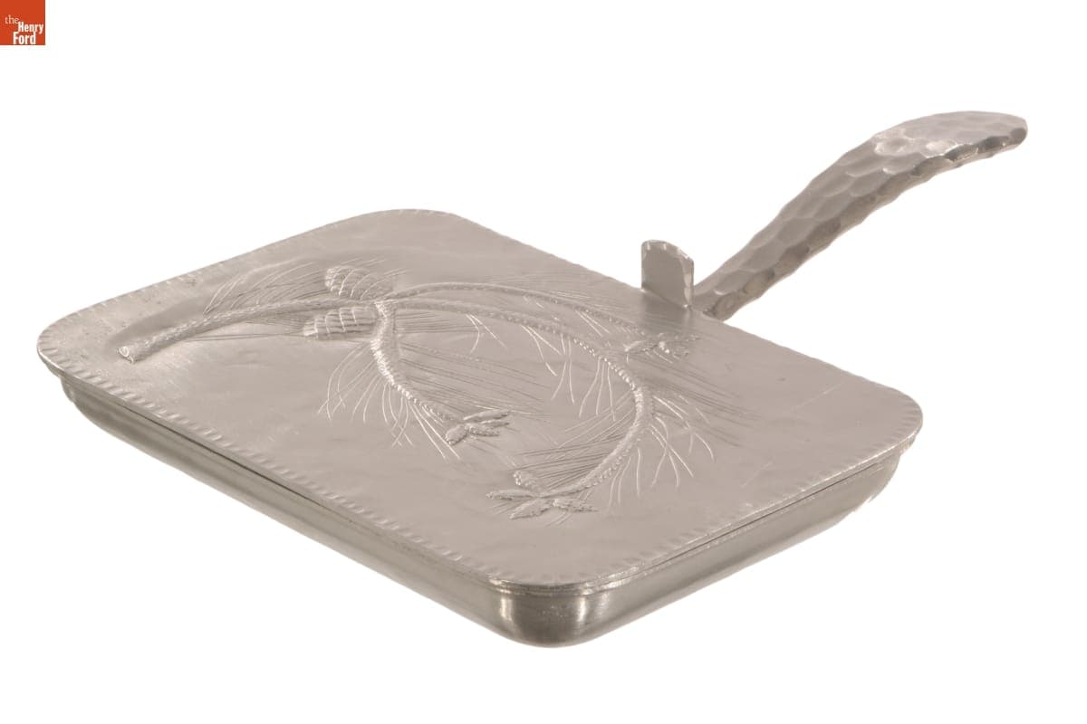 Everlast "Forged Pine" Silent Butler, 1947-1955