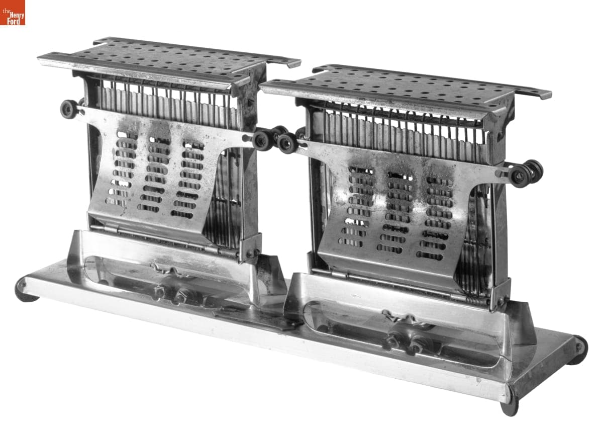 Landers, Frary & Clark  Electric Toaster, 1915-1920