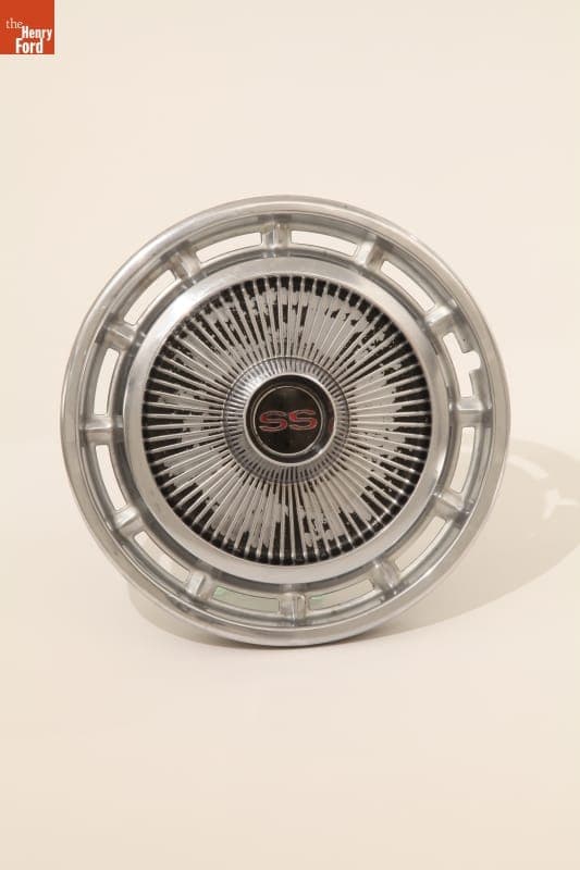 Chevrolet Impala SS Hubcap, 1965-1967