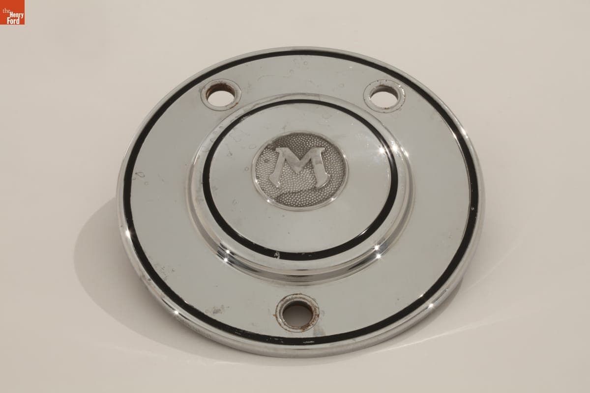 Marquette Hubcap, 1929-1930