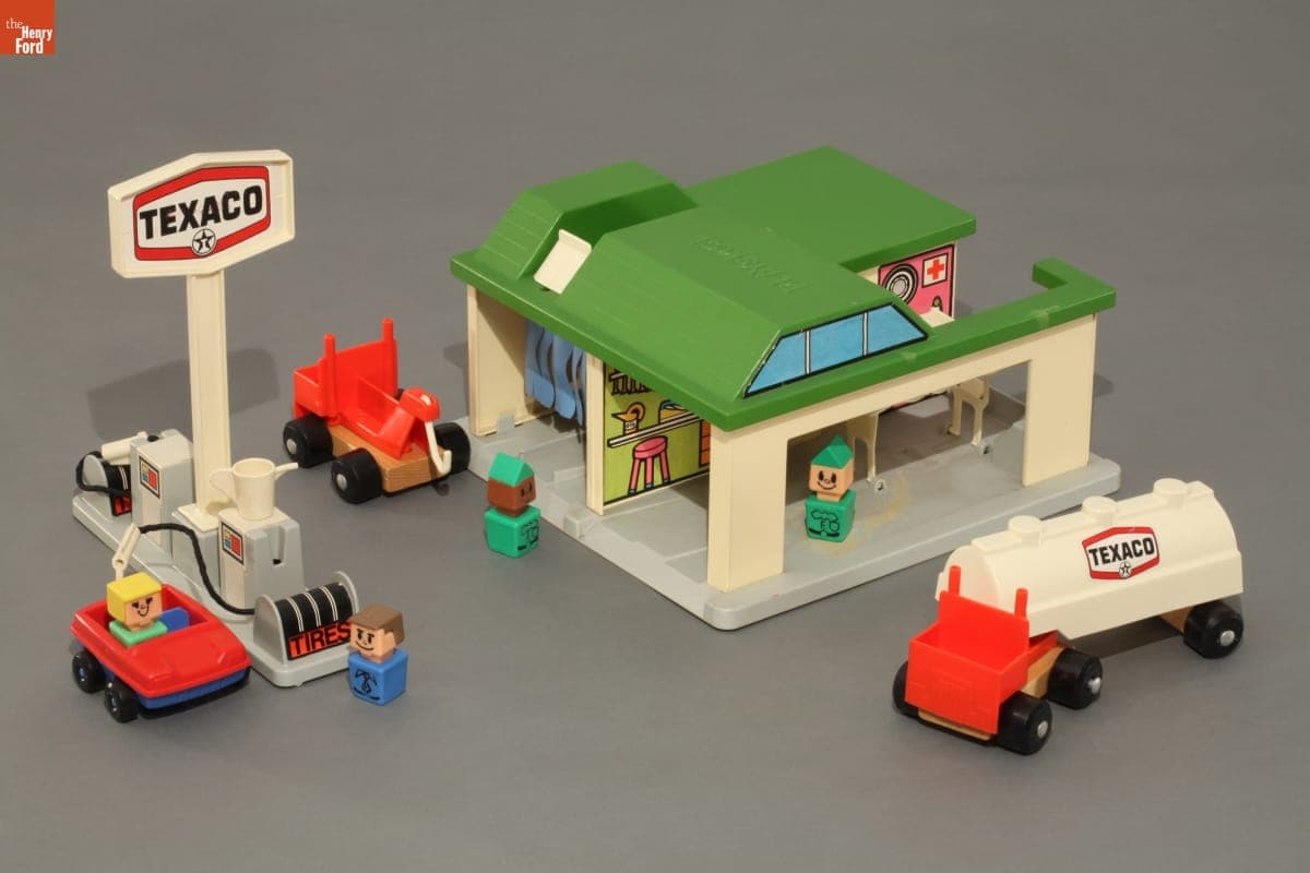 Playskool Texaco Station Play Set, 1975