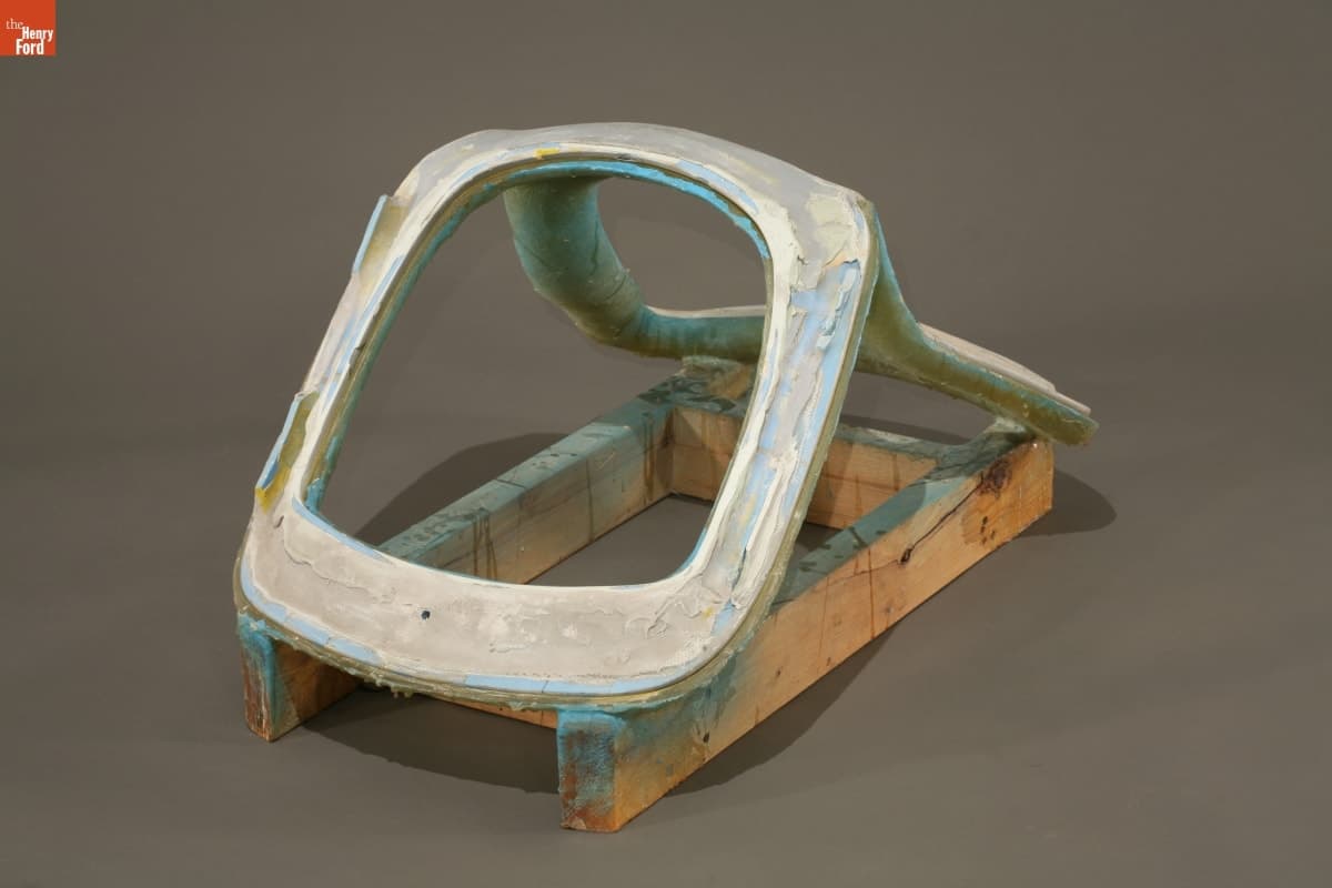 Aeron One-Piece Seat Frame Mold & Form, June 1993