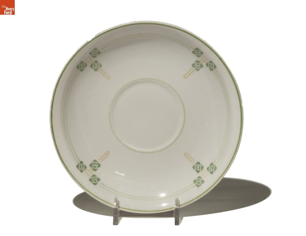 Saucer in Tudor Rose Pattern, 1912-1919