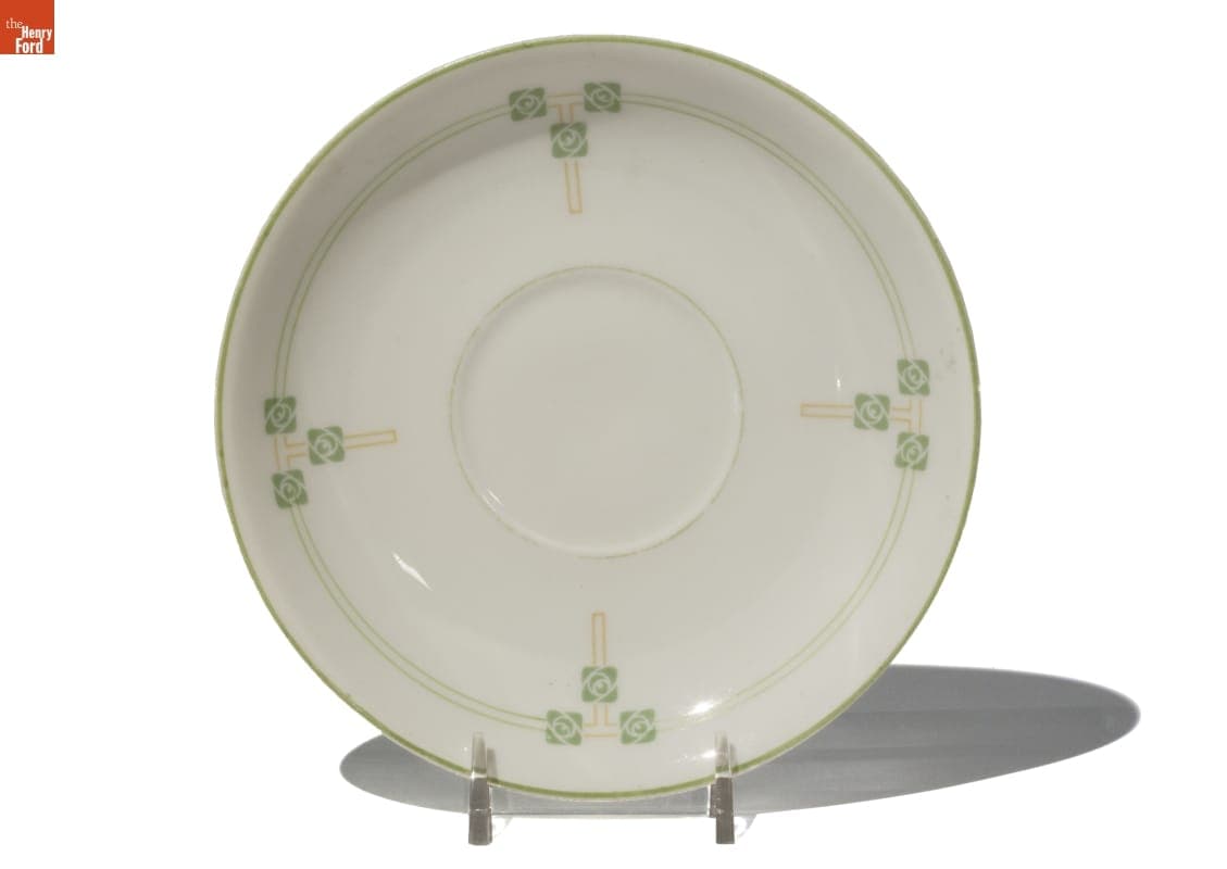 Saucer in Tudor Rose Pattern, 1912-1919