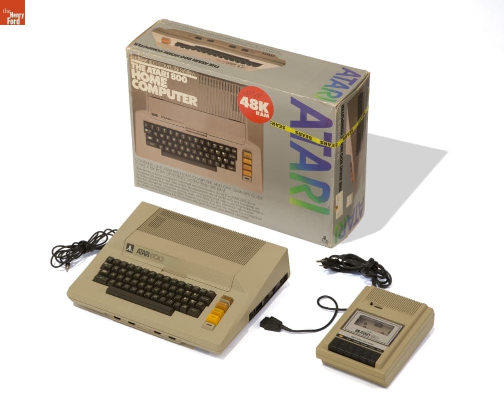 Atari Home Computer, Model 800, 1979-1982