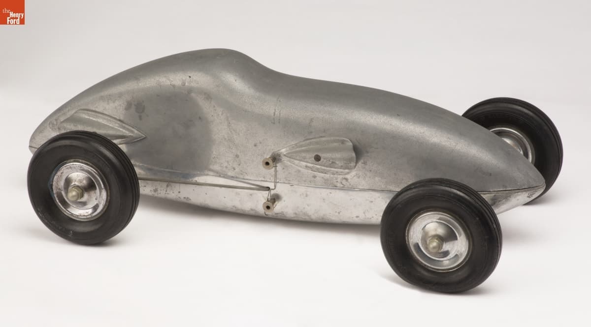 Airflow Industries "Torpedo" Gas-Powered Racing Tether Car, 1940