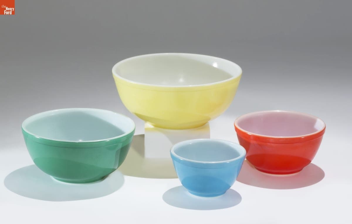 Corning Pyrex Mixing Bowl Set, 1949-1957