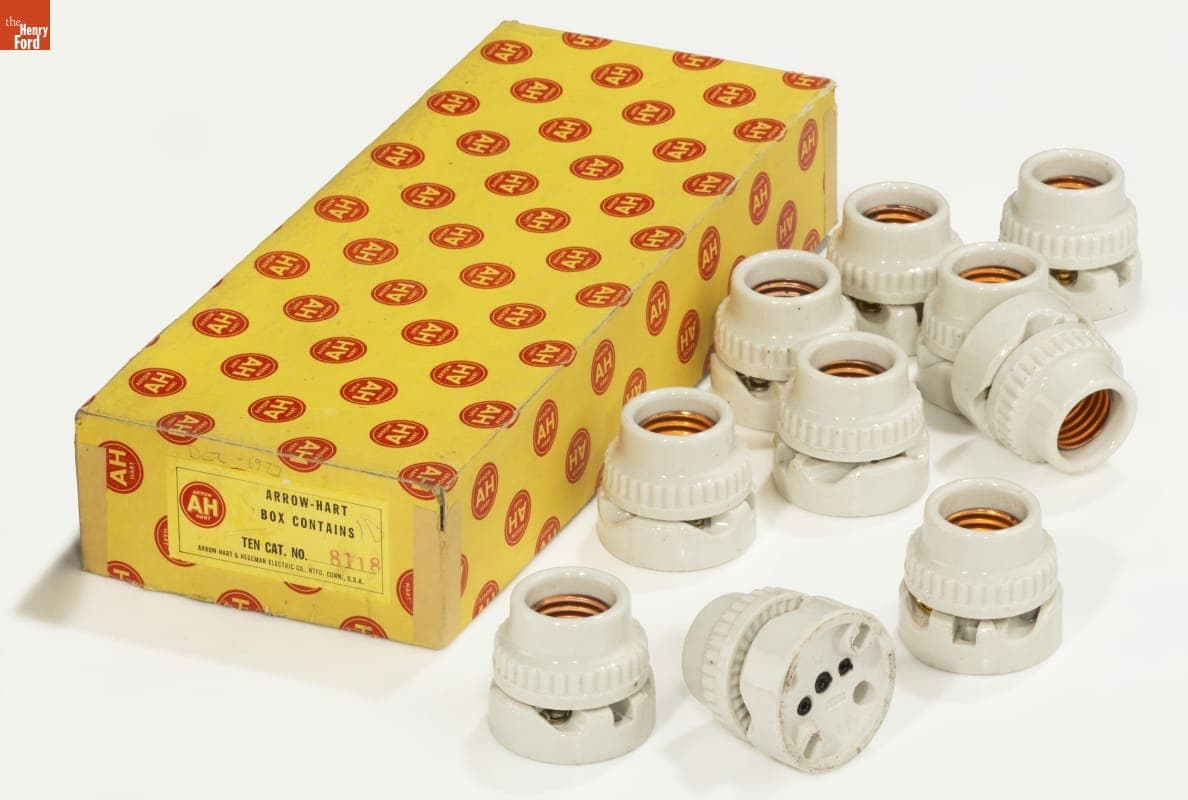 Arrow-Hart & Hegeman #8118 Surface Socket, 1958-1968