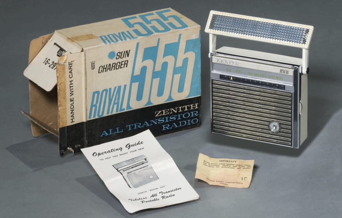 Zenith Royal 555 Sun Charger Transistor Radio, 1965