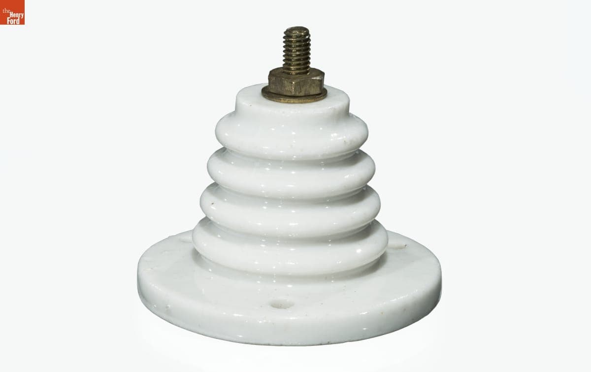 Antenna Insulator, 1930-1940