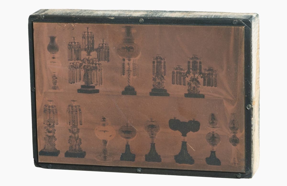 Printing Plate with Image of Lamps