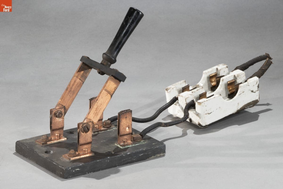 Perkins Electric Switch Mfg. Co. Knife Switch with Bryant Electric Co. Fuse Block, 1888-1927