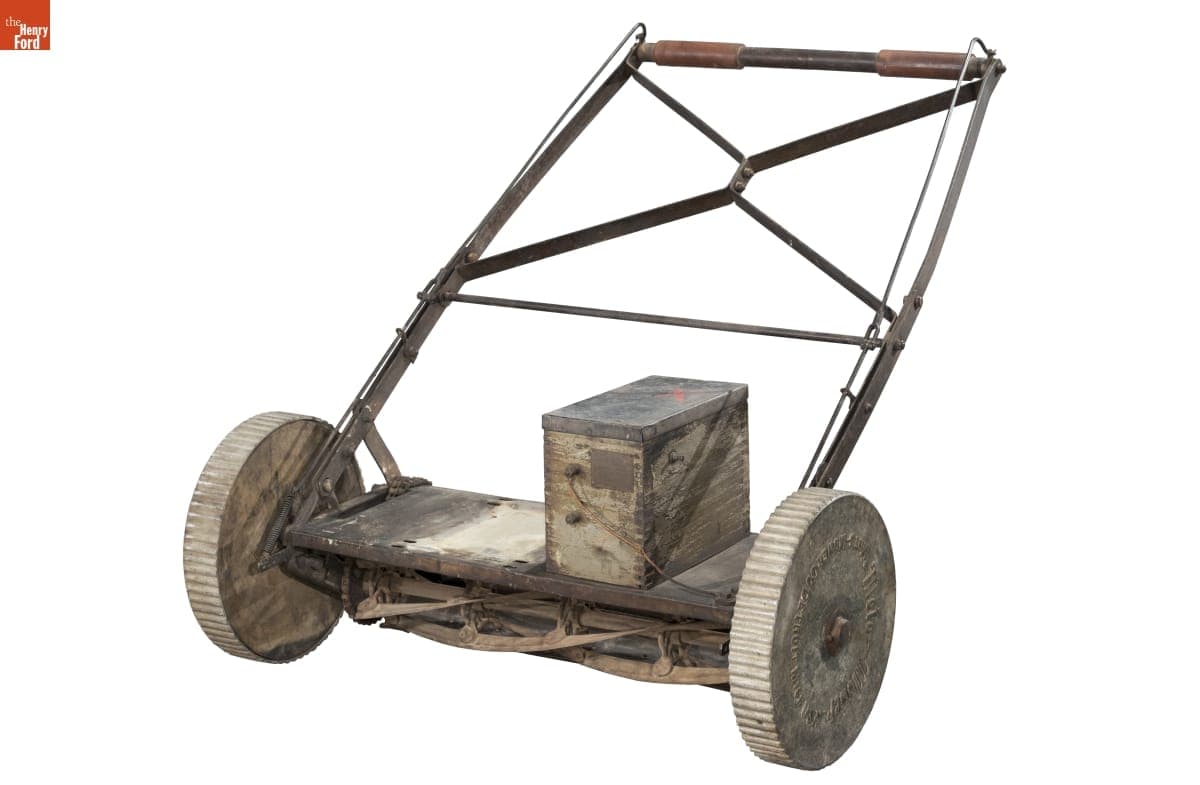 Moto-Mower Lawn Mower, 1920-1929