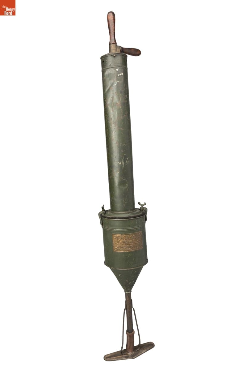Hubert Mfg. Co. Vacuum Cleaner