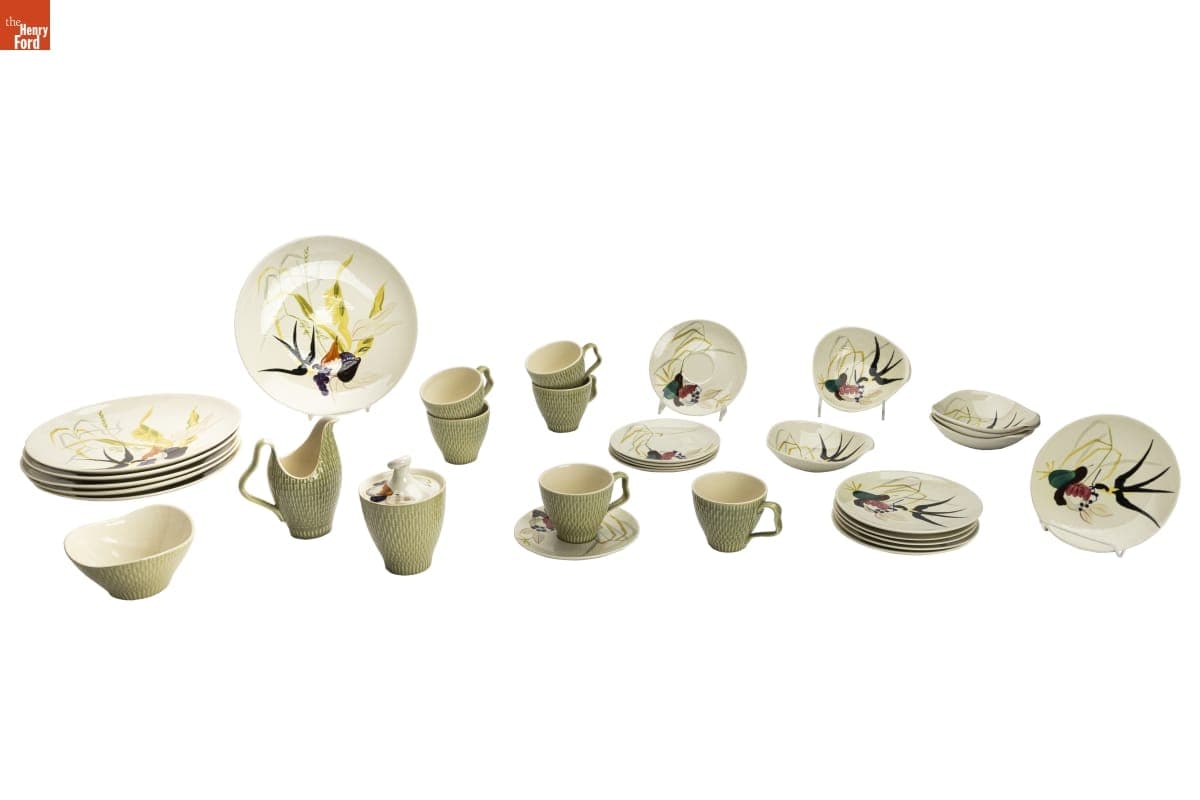 Set of Red Wing "Capistrano" Tableware