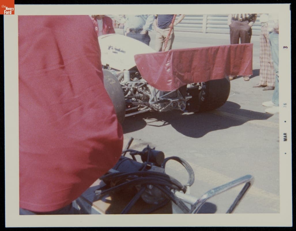 Bobby Unser Collection--Photographs--Racing--1976 Indy--Item2