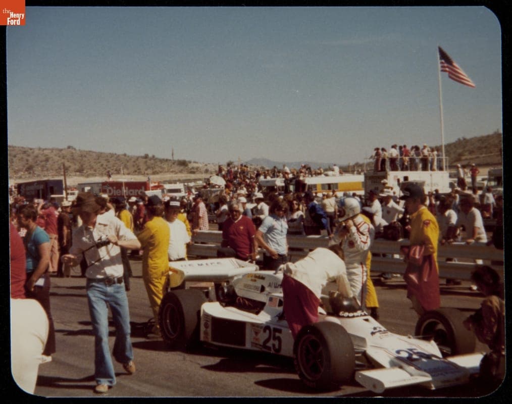 Bobby Unser Collection--Photographs--Racing--1976 Indy--Item36