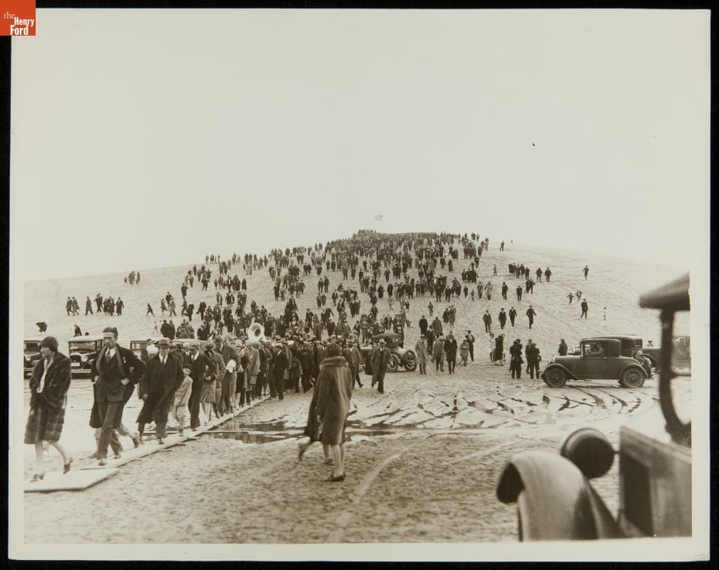 Crowds at 25th Anniversary of First Flight, Kill Devil Hills, North Carolina, 1928