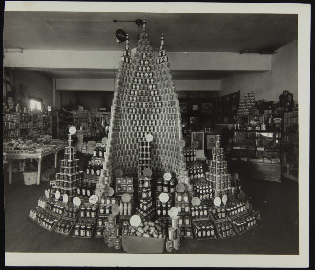 O. C. Bedell Grocery Store, Floor Display of Heinz Products, Newton, Ohio, circa 1930