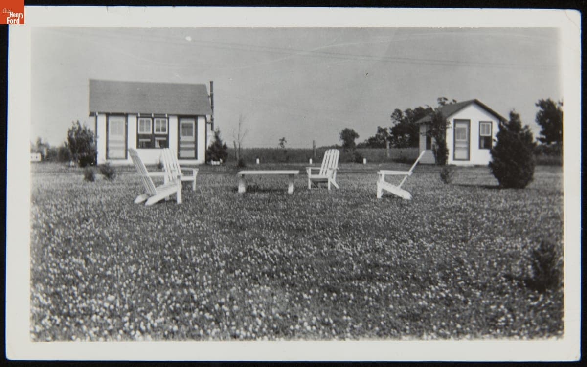 Lore Mac Cabins Motel Tourist Cabins, Brooklyn, Michigan, circa 1945