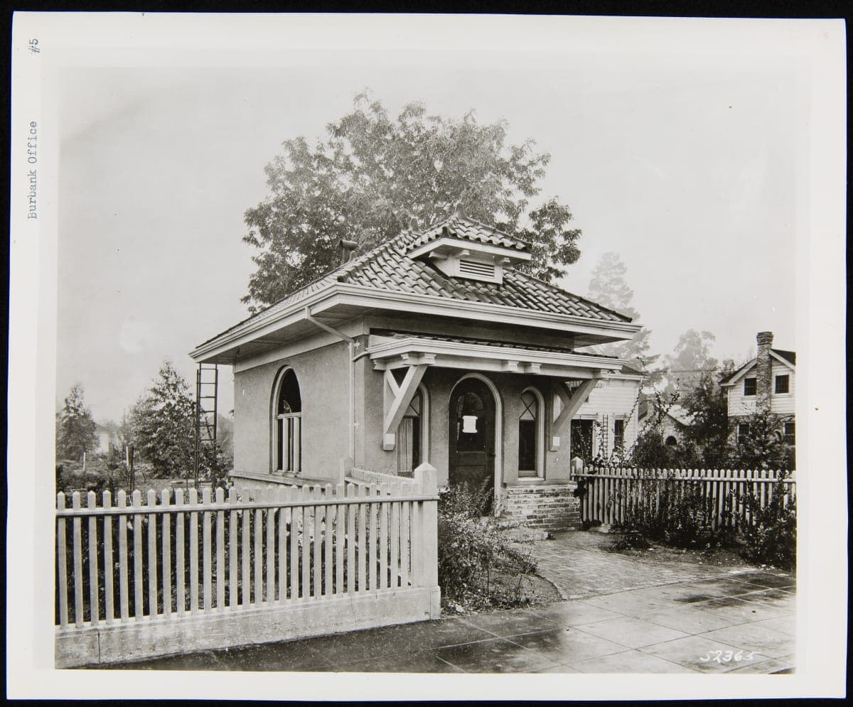 Burbank Experimental Gardens Information Office, 1928