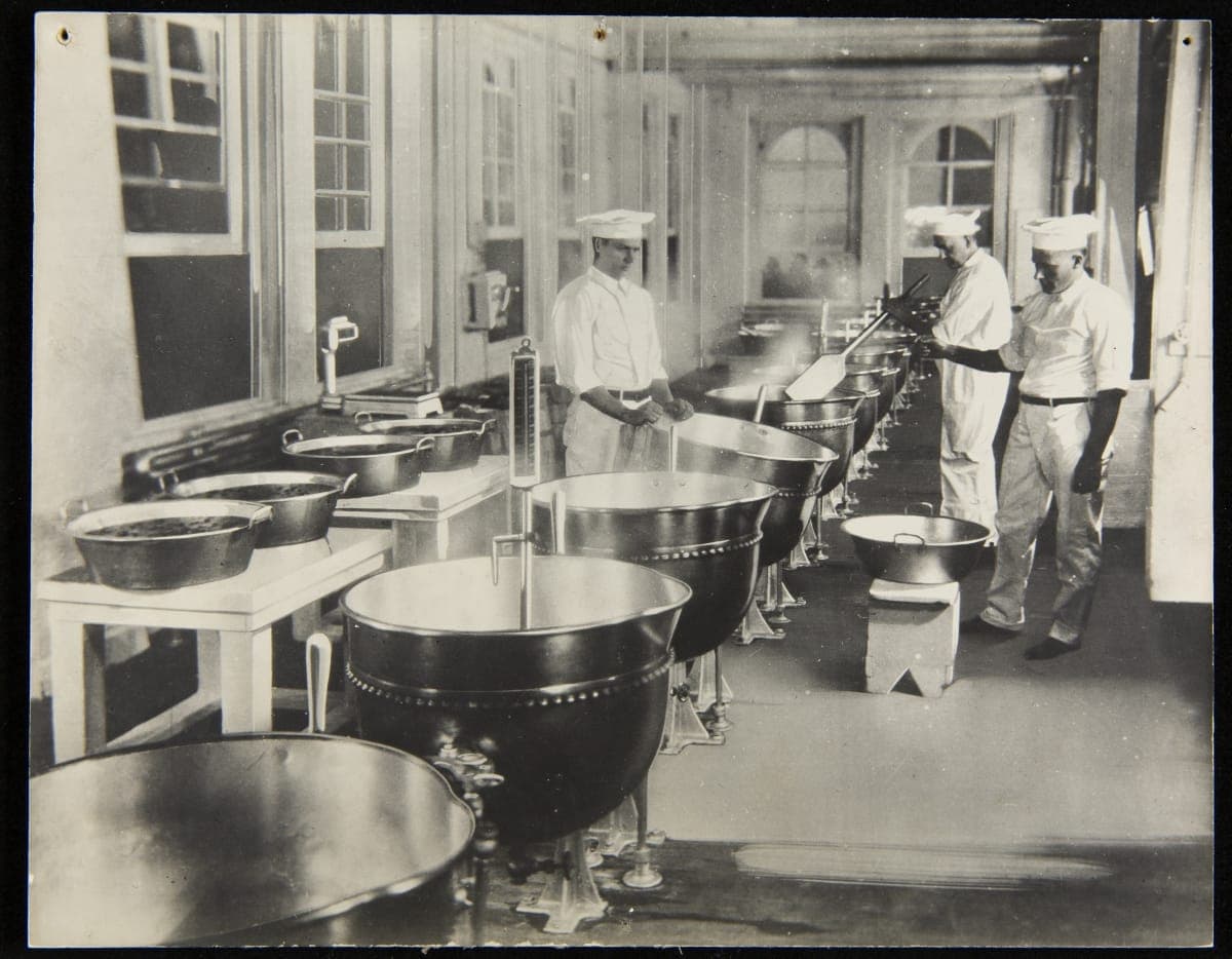 Employees in Preserves Department of Main Plant, H. J. Heinz Company, Pittsburgh, Pennsylvania, circa 1920