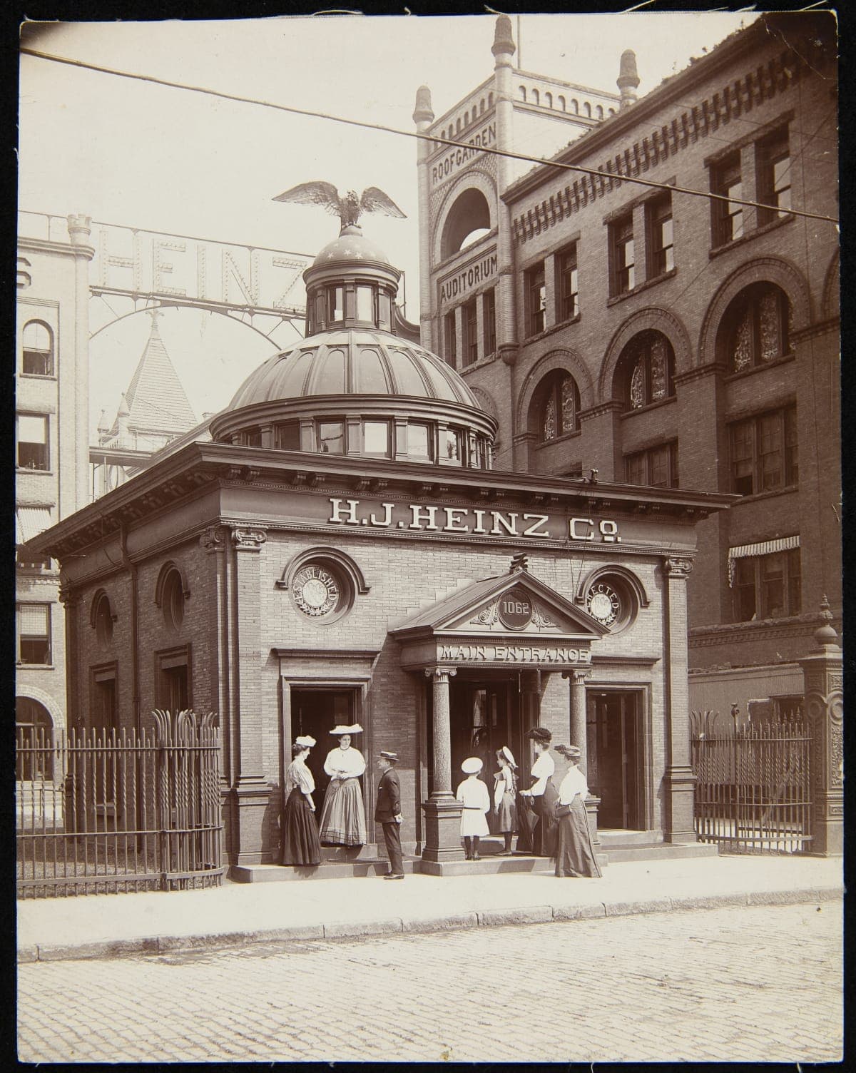 Time Office, H. J. Heinz Company, Pittsburgh, Pennsylvania, circa 1905