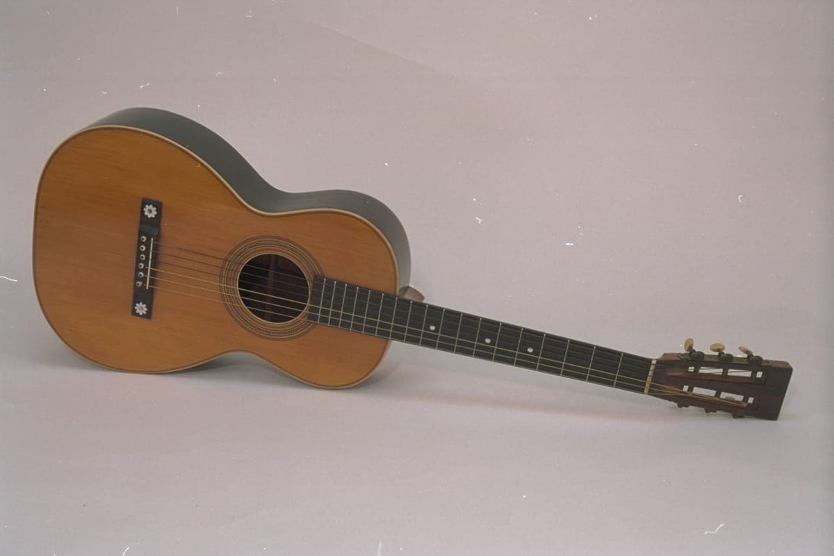 Guitar, circa 1900
