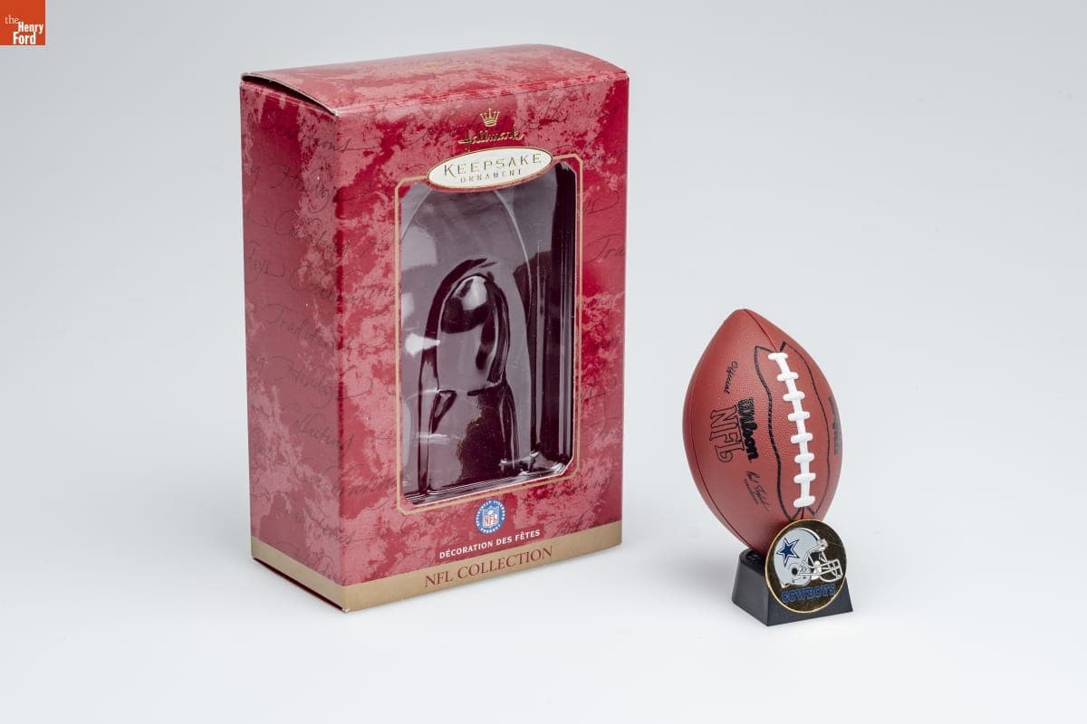 Hallmark "NFL Collection: Dallas Cowboys" Christmas Ornament, 2000