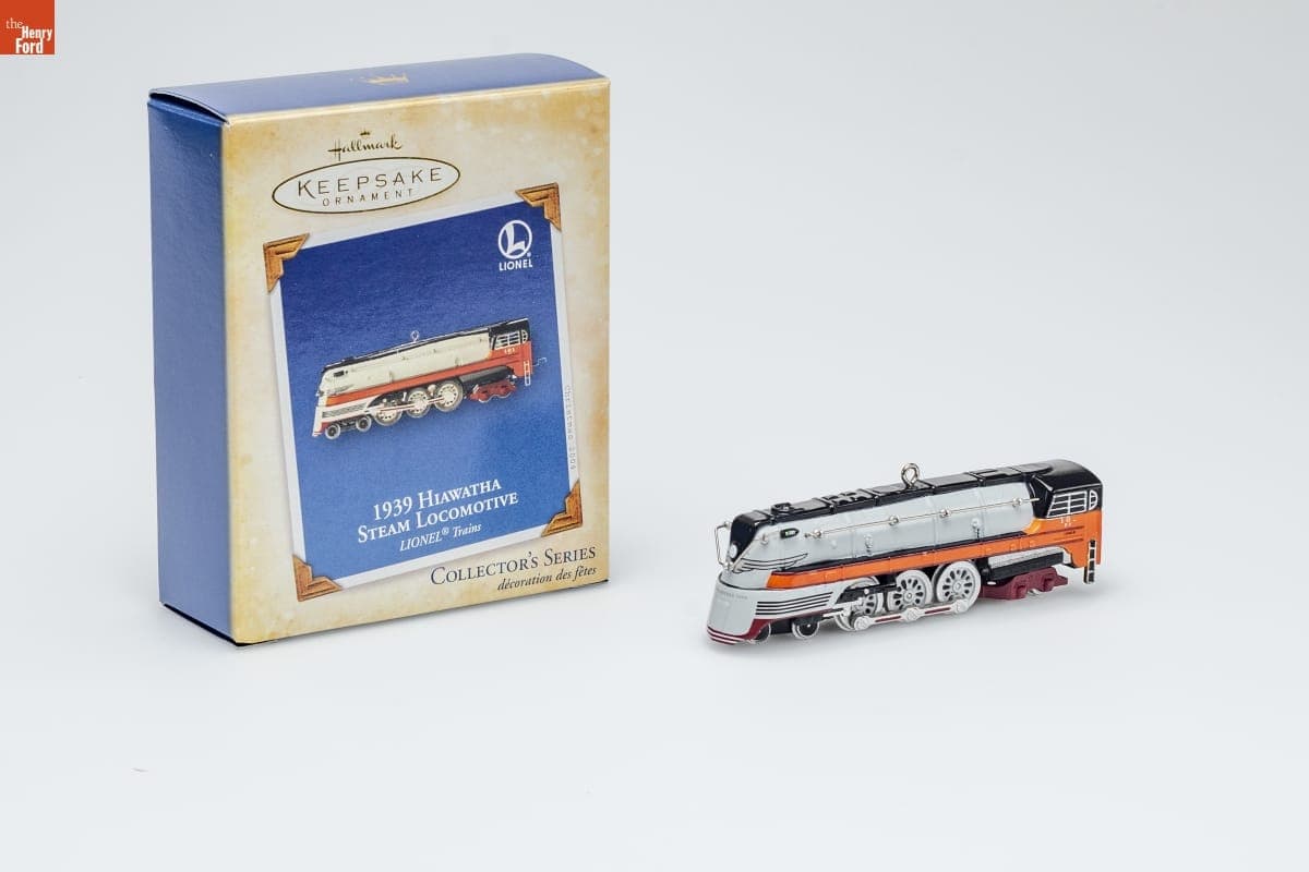 Hallmark "LIONEL Trains Series: 1939 Hiawatha Steam Locomotive" Christmas Ornament, 2004