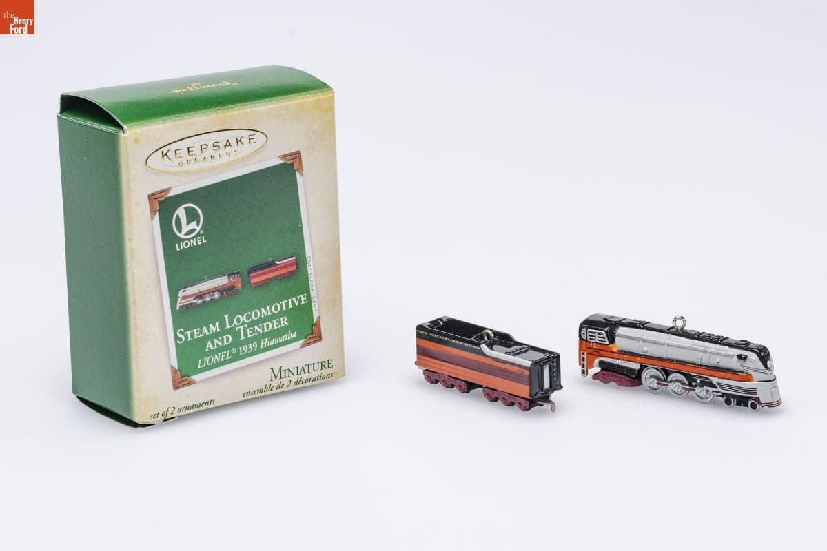Hallmark "Lionel 1939 Hiawatha: Steam Locomotive and Tender" Miniature Christmas Ornaments, 2005
