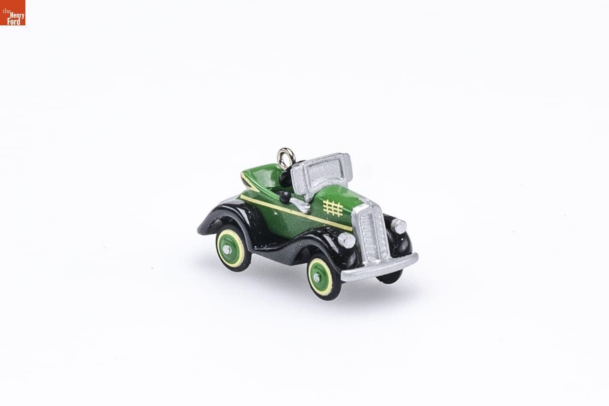 Hallmark "Miniature Kiddie Car Luxury Edition Series: 1935 Steelcraft by Murray" Miniature Christmas Ornament, 2000