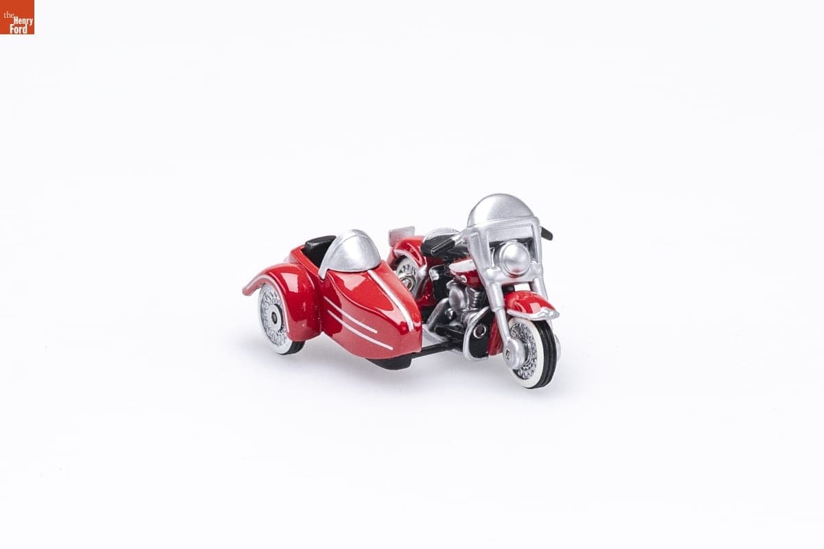 Hallmark "Miniature Harley-Davidson Motorcycles Series: 1962 Duo-Glide" Miniature Christmas Ornament, 2000
