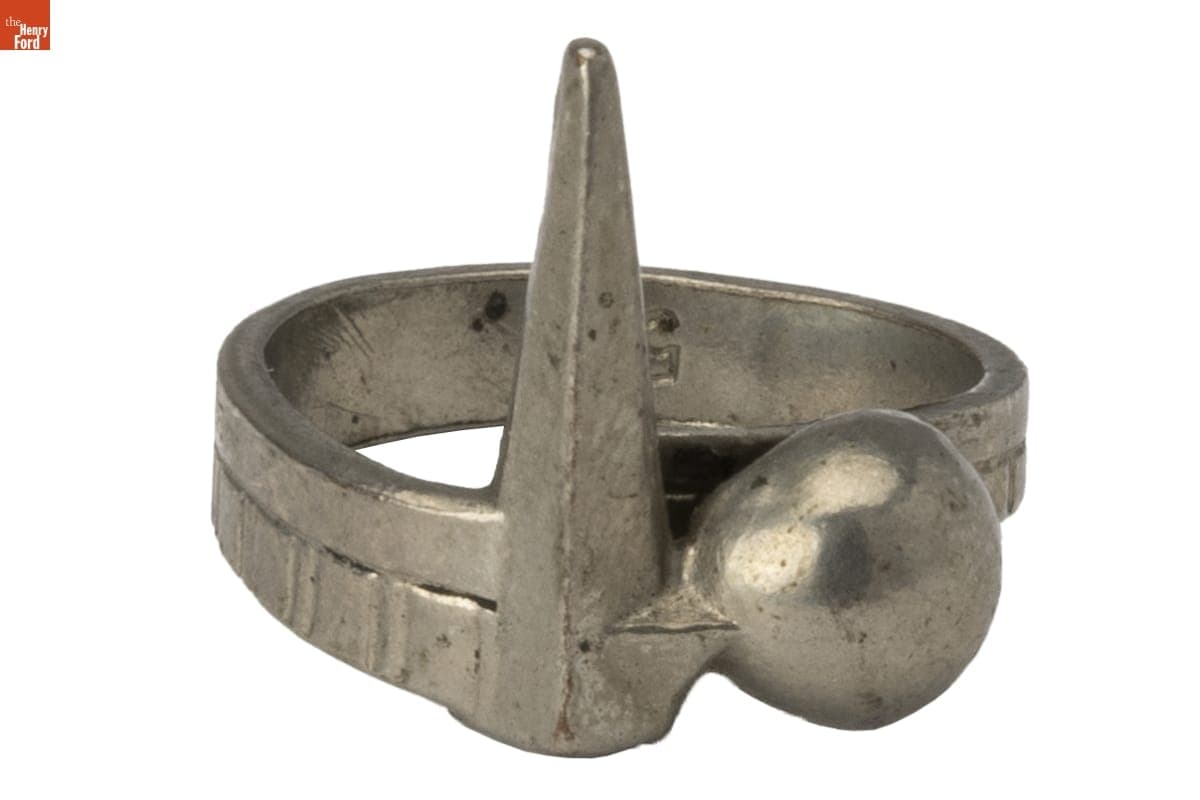1939 New York World's Fair Souvenir Ring