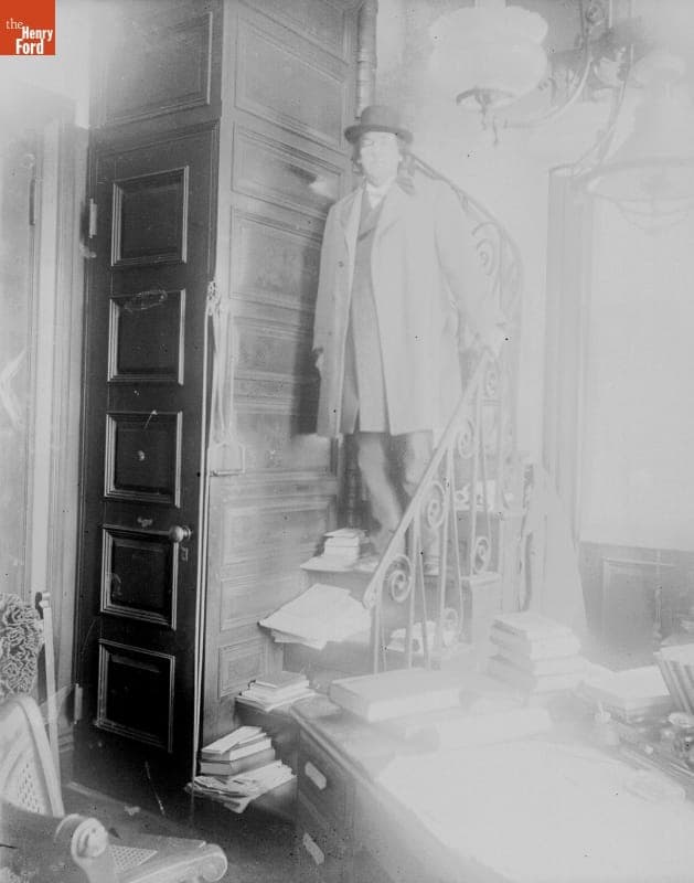 Library (Dr. Gregg in Tower Stairs), 1890-1915