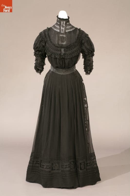 Dress Worn by Elizabeth Virginia Palmer Bradfield, 1897-1900