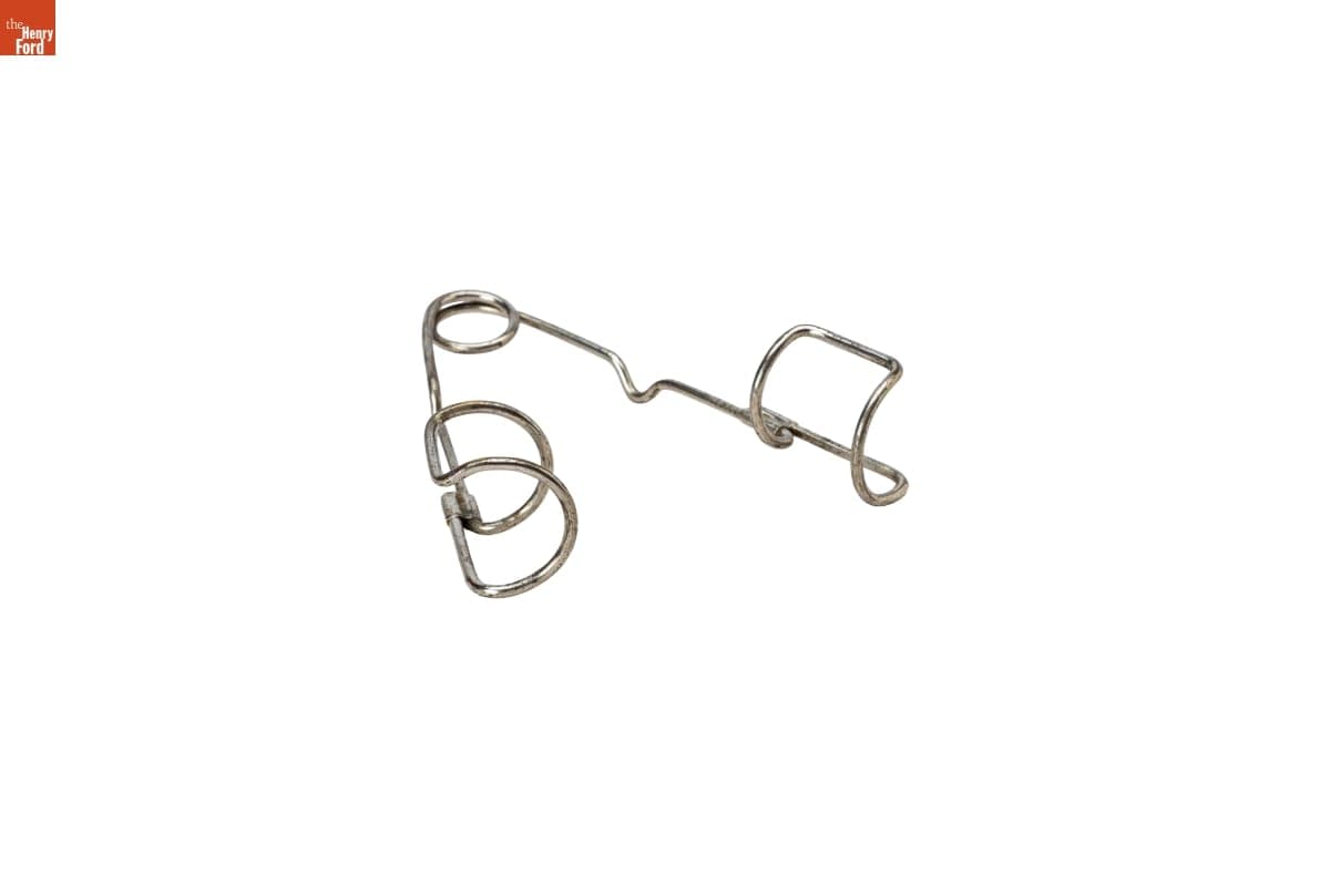 Spring Retractor