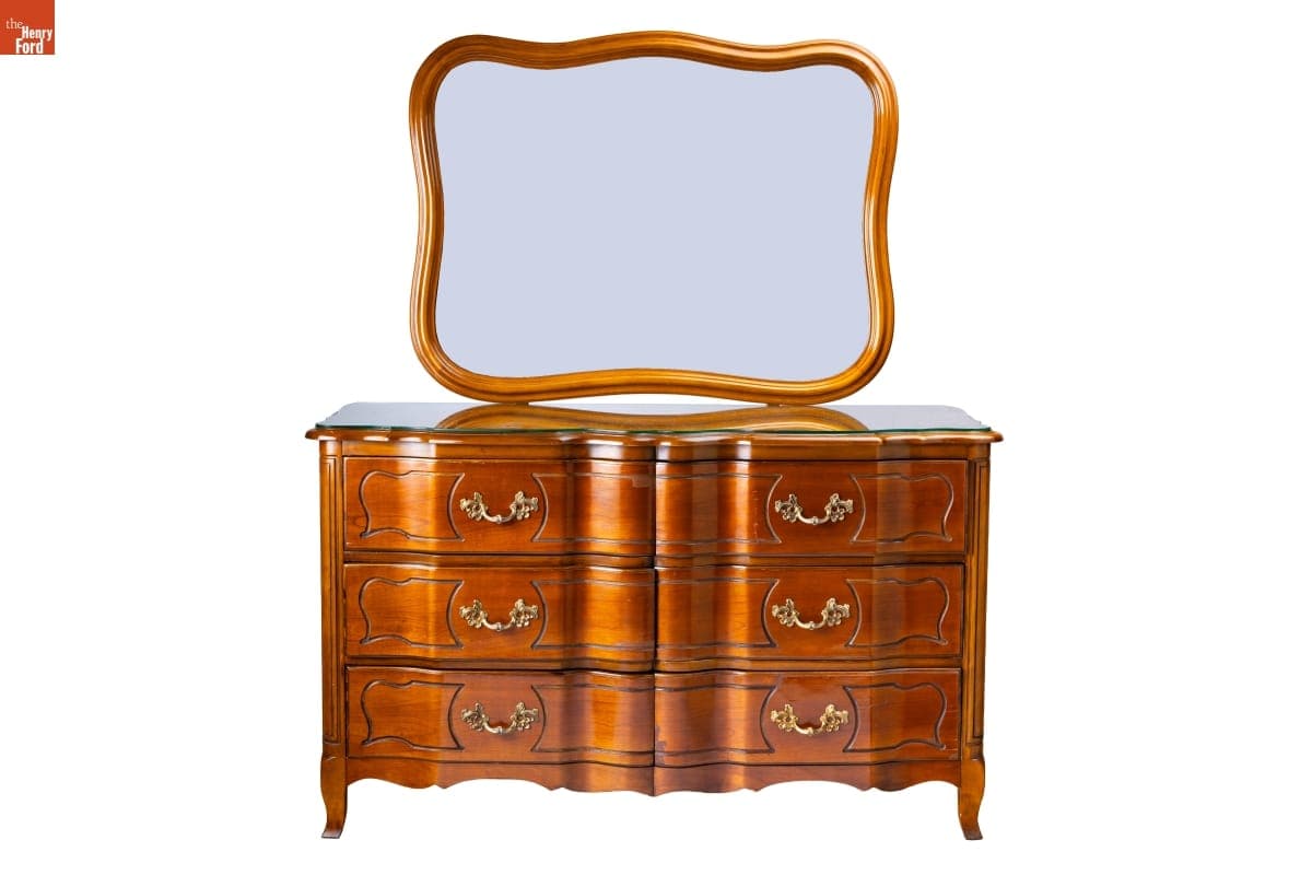 Dresser Used by Jawana Jackson, Selma, Alabama